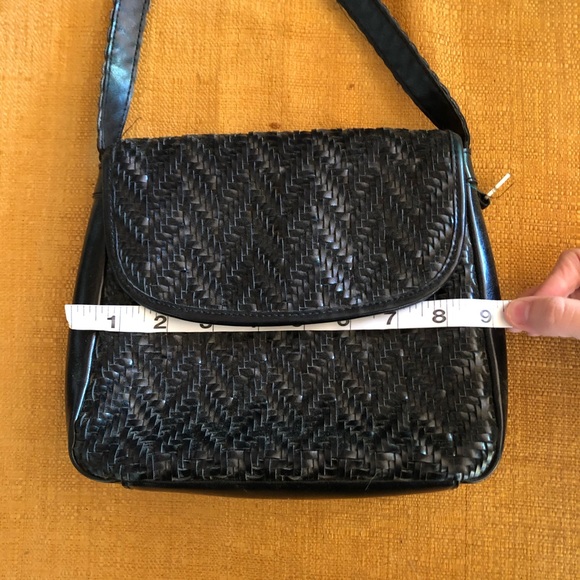 Vintage Black Woven Crossbody Bag - Picture 4 of 6